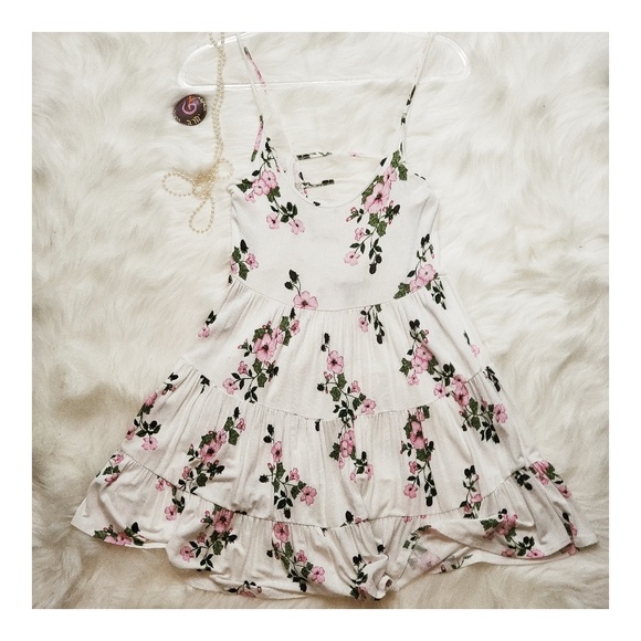 Forever 21 Dresses & Skirts - White Floral SunDress